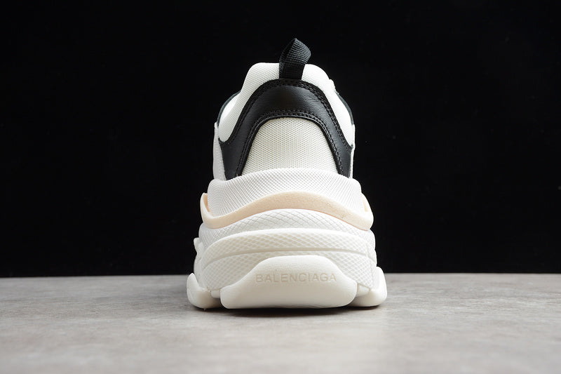 BALENCIAGA