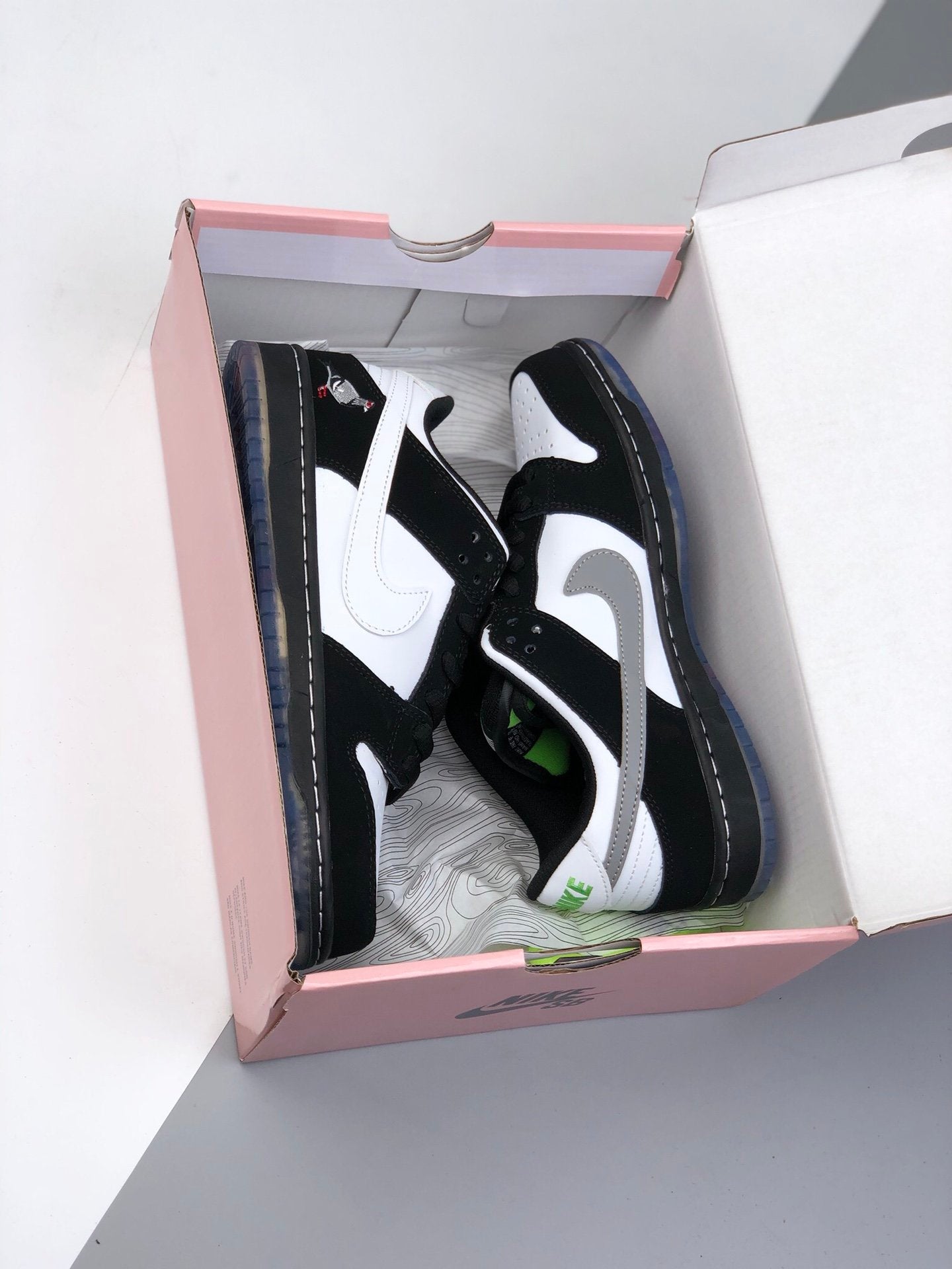 “Promoção : Nike Dunk Off-White e não só de 199,99€ por apenas 149,99€! Aproveite o desconto exclusivo e garanta o seu par desse modelo icônico. Estoque limitado!”