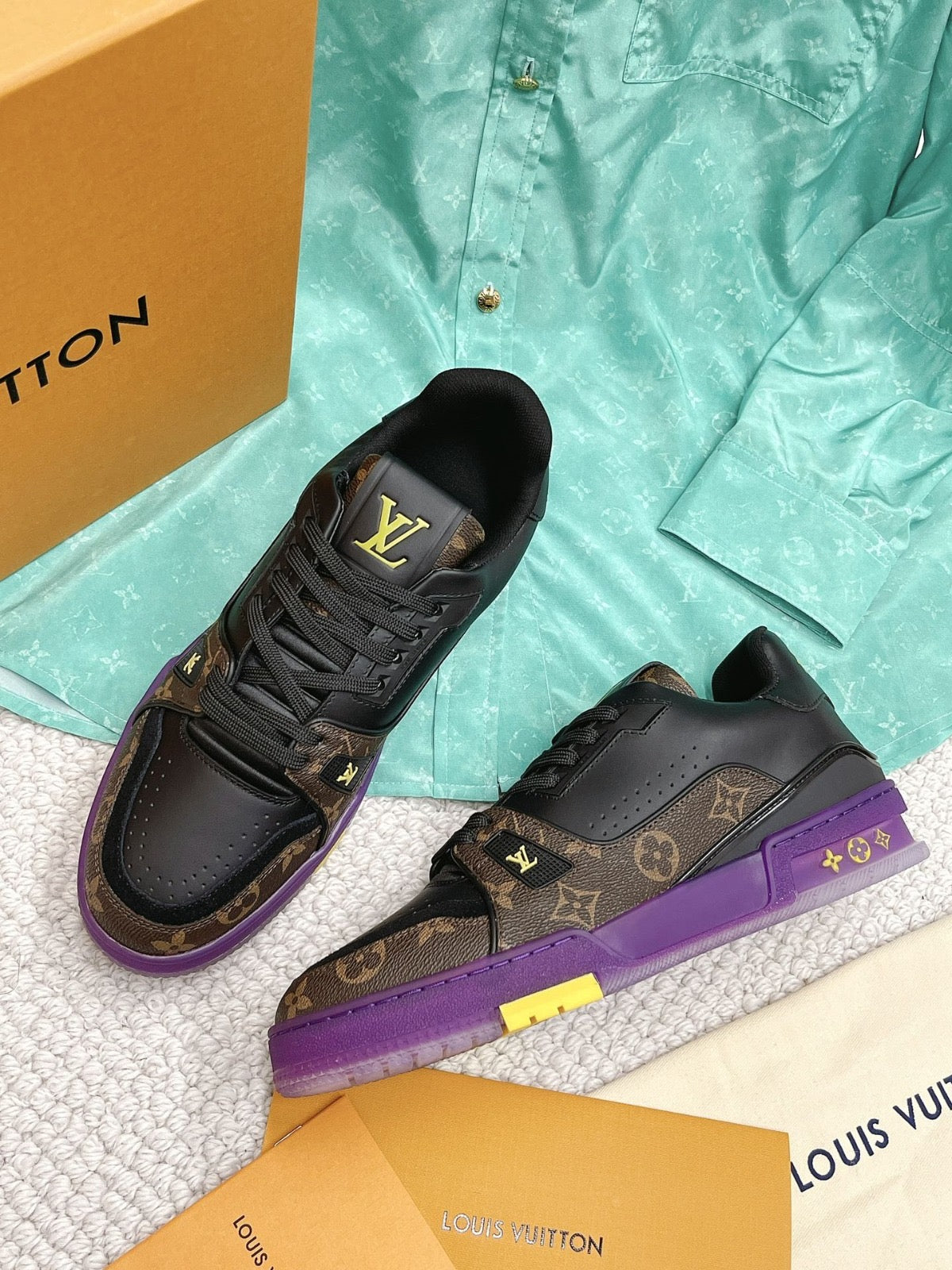 LOUIS VUITTON