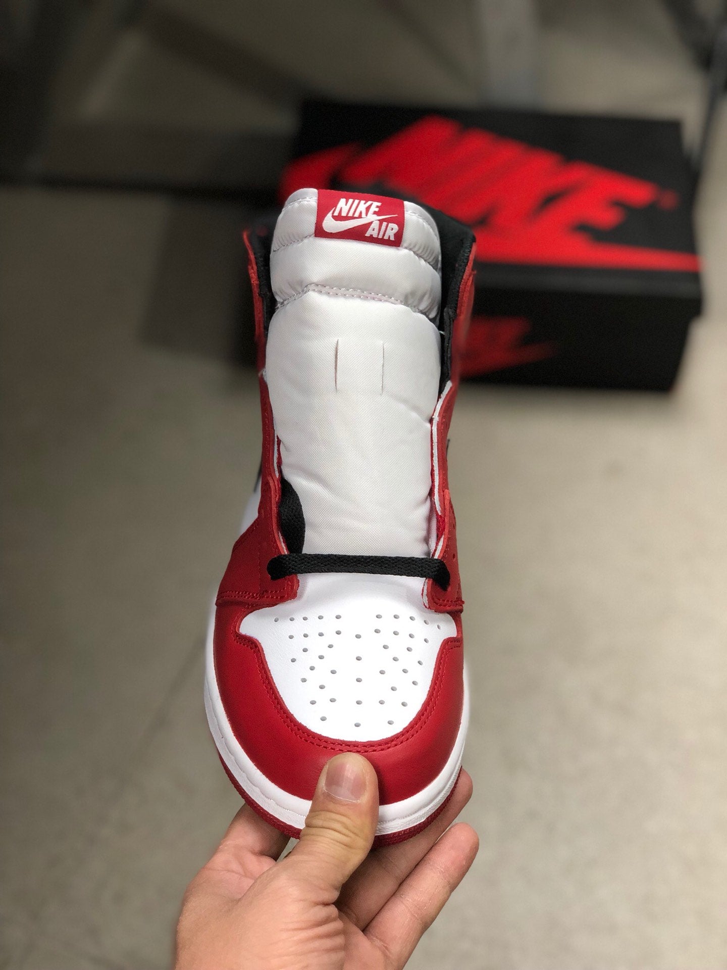 AIR JORDAN