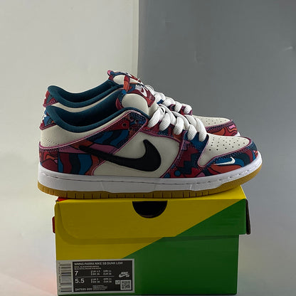 “Promoção: Nike Dunk Off-White e não só de 199,99€ por apenas 149,99€! Aproveite o desconto exclusivo e garanta o seu par desse modelo icônico. Estoque limitado!”