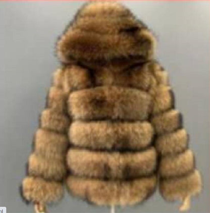 Casaco Picture Perfect Thick Fur Coat Abrace o frio com estilo com nosso casaco de pele grosso "Picture Perfect". Este casaco luxuoso não apenas mantém você aconchegante e aquecido.