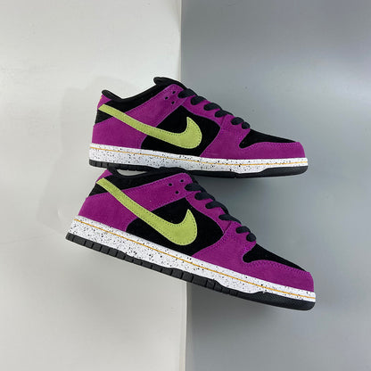 “Promoção: Nike Dunk Off-White e não só de 199,99€ por apenas 149,99€! Aproveite o desconto exclusivo e garanta o seu par desse modelo icônico. Estoque limitado!”