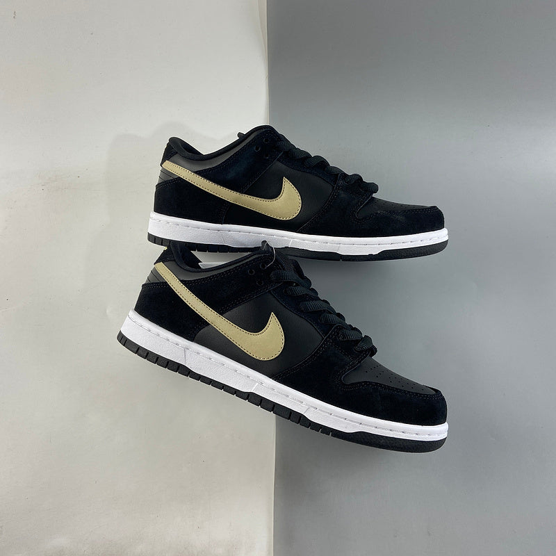 “Promoção: Nike Dunk Off-White e não só de 199,99€ por apenas 149,99€! Aproveite o desconto exclusivo e garanta o seu par desse modelo icônico. Estoque limitado!”