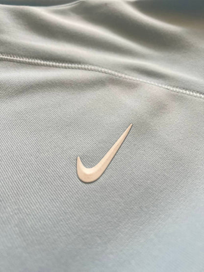 Conjunto Nike NOCTA por Apenas 100€ – Estilo Premium a um Preço Incrível!

Apresentamos o Conjunto Nike NOCTA, projetado para quem busca conforto e estilo elevado. Uma colaboração exclusiva que une o design icônico da Nike com o toque sofisticado da linha