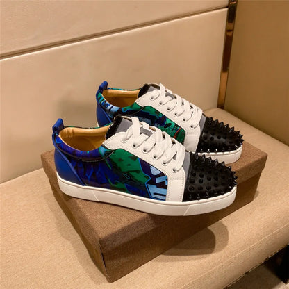 Luxuosa Christian Louboutin sola vermelha de couro com graffiti. Aproveite a Super Promoção!!