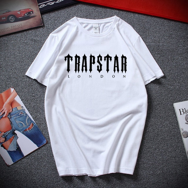 T-shirt Trapstar London Procurando uma camisa que faça você se destacar dos demais? Então confira a nova camiseta da Trapstar London!