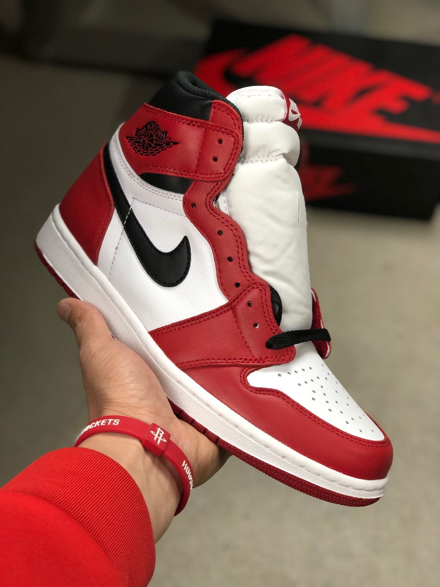 AIR JORDAN