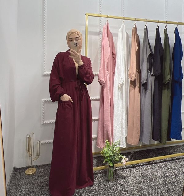 VESTIDO Marocain Islam Clothing Abaya Under Dress  Kimono Modest Robe Femme Caftan é perfeito para qualquer ocasião apresenta um design simples, mas sofisticado, que certamente estará na lista de roupas essenciais de todos.