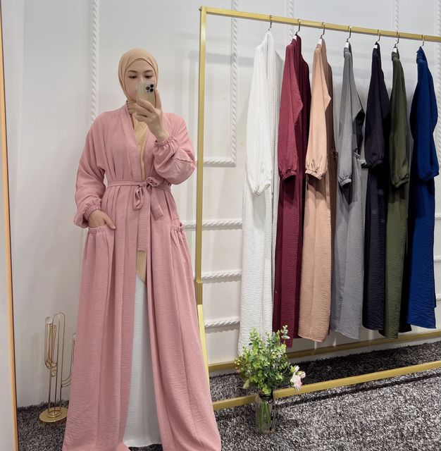 VESTIDO Marocain Islam Clothing Abaya Under Dress  Kimono Modest Robe Femme Caftan é perfeito para qualquer ocasião apresenta um design simples, mas sofisticado, que certamente estará na lista de roupas essenciais de todos.