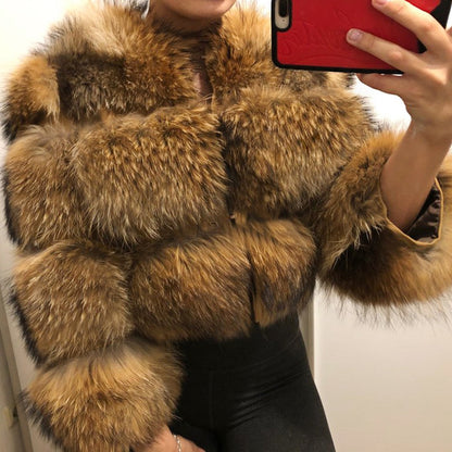 Casaco Picture Perfect Thick Fur Coat Abrace o frio com estilo com nosso casaco de pele grosso "Picture Perfect". Este casaco luxuoso não apenas mantém você aconchegante e aquecido.