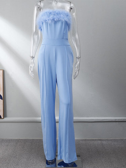 Women Sequined Feather-paneled Jumpsuit Apresentando nosso macacão feminino com painéis de penas e lantejoulas, o epítome da elegância e do fascínio para seus trajes de rua.