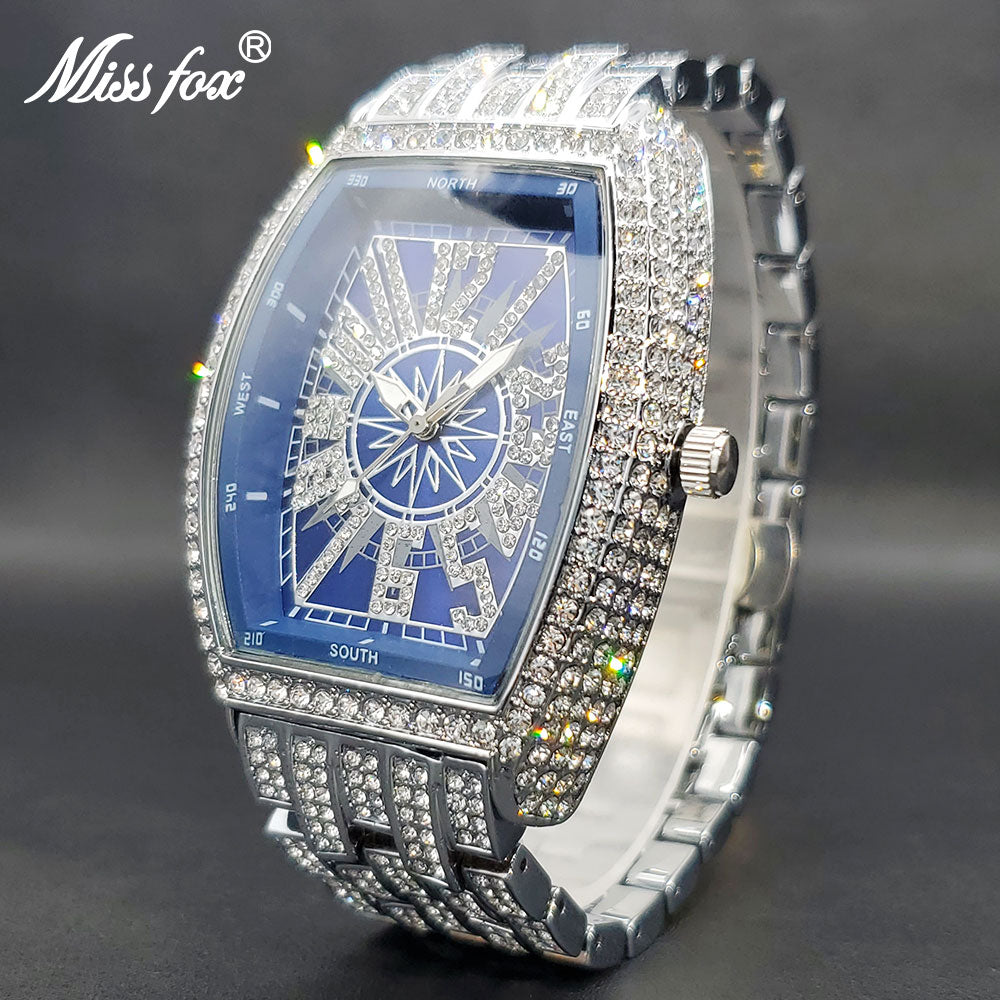 Iced Out Watch For Men Dê a si mesmo a atenção que você merece com este Iced Out Watch For Men. Criado para ter um estilo atemporal e elegância luxuosa, este relógio foi projetado para chamar a atenção, não importa onde você esteja.