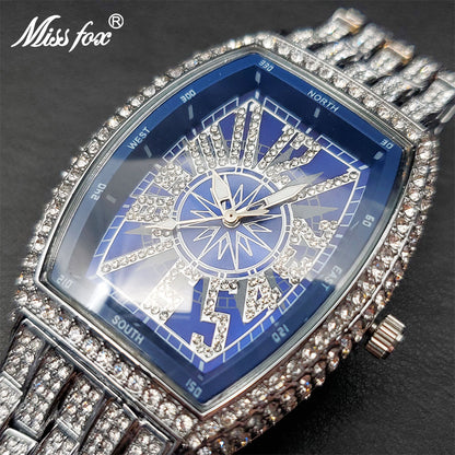 Iced Out Watch For Men Dê a si mesmo a atenção que você merece com este Iced Out Watch For Men. Criado para ter um estilo atemporal e elegância luxuosa, este relógio foi projetado para chamar a atenção, não importa onde você esteja.