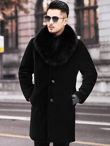 Casaco de Pele Men's Fur Coat  Perfeito para os passeios mais descontraídos, possui um exterior de imitação de zibelina preta que certamente fará uma declaração