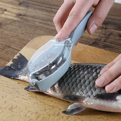 Raspador de plástico portátil para escamar o peixe  é um utensílio de cozinha desenvolvido para auxiliar no processo de escama de peixes. O raspador foi projetado especificamente para remover escamas de peixes.